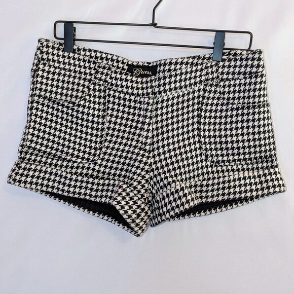 Y2K Guess | Low Rise Cuffed Hem Houndstooth Black & White Tweed Shorts | Size 29 - Picture 5 of 11